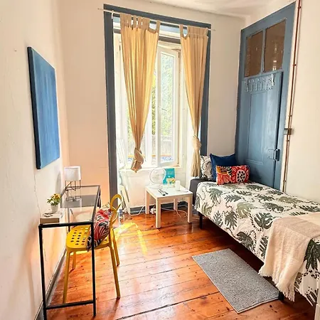 Cost Single ホームステイ *